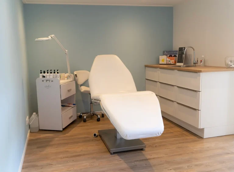 Studio Tineke behandelingen stoel
